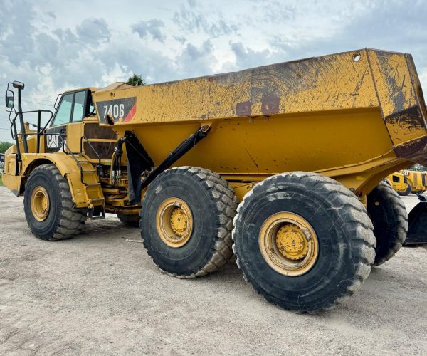 2012 CATERPILLAR ARTICULATED TRUCK 740B 004