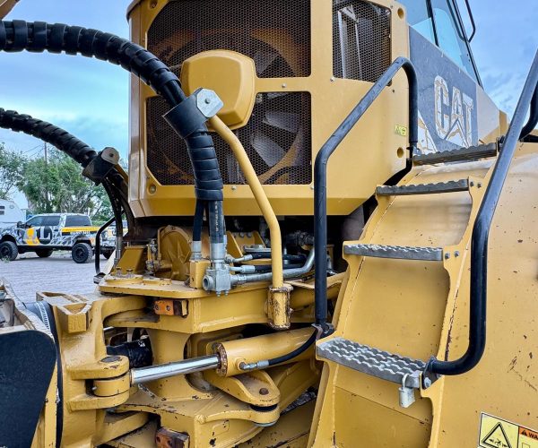 2012 CATERPILLAR ARTICULATED TRUCK 740B 011