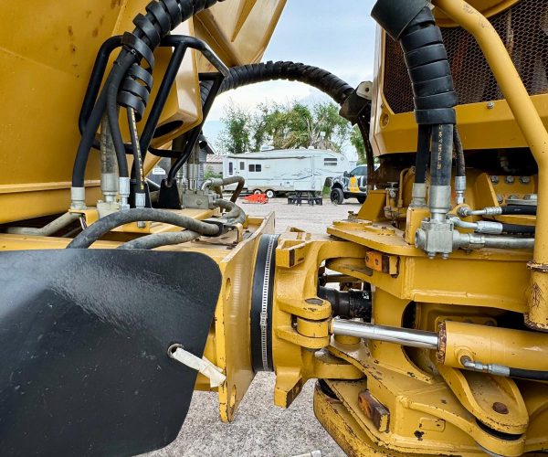 2012 CATERPILLAR ARTICULATED TRUCK 740B 013