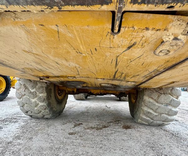 2012 CATERPILLAR ARTICULATED TRUCK 740B 014