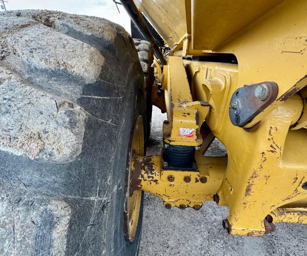 2012 CATERPILLAR ARTICULATED TRUCK 740B 017