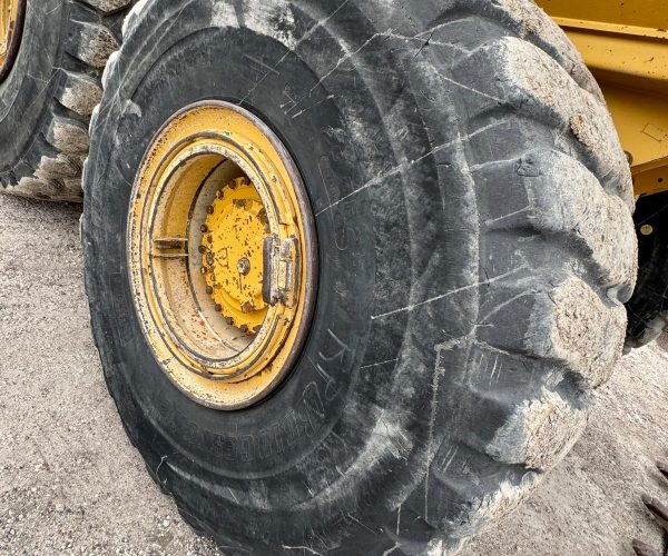 2012 CATERPILLAR ARTICULATED TRUCK 740B 024
