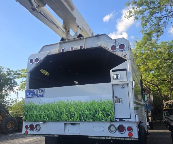 2012 FORD F-750 4X2 CHIPPER ALTEC LRV56 55 FT HEIGHT UTILITY 002