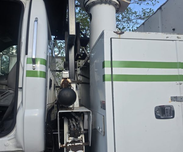 2012 FORD F-750 4X2 CHIPPER ALTEC LRV56 55 FT HEIGHT UTILITY 021