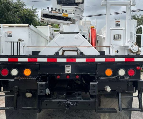 2012 FREIGHTLINER M2 106 4X4 ALTEC DM47BR DIGGER 006