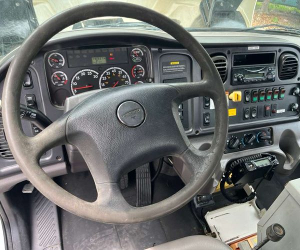 2012 FREIGHTLINER M2 106 4X4 ALTEC DM47BR DIGGER 009