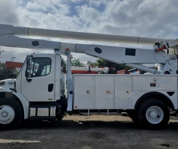 2012 FREIGHTLINER M2 BUCKET TRUCK ALTEC AL755 001