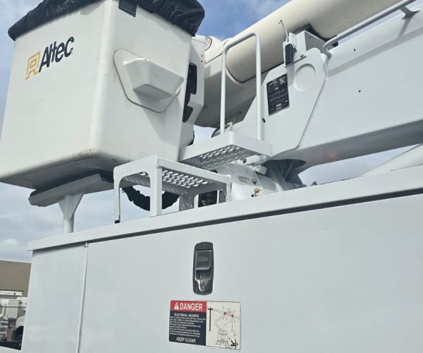 2012 FREIGHTLINER M2 BUCKET TRUCK ALTEC AL755 007