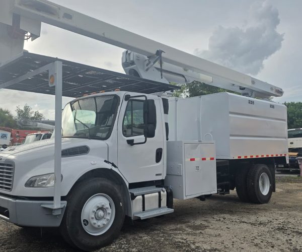 2012 FREIGHTLINER M2 CHIPPER & DUMP VERSALIFT 53FT HIGHT CUMMINS ISX ENGINE 001