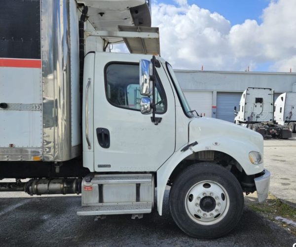 2012 FREIGHTLINER REFRIGERATED BOX TRUCK 26FT 002