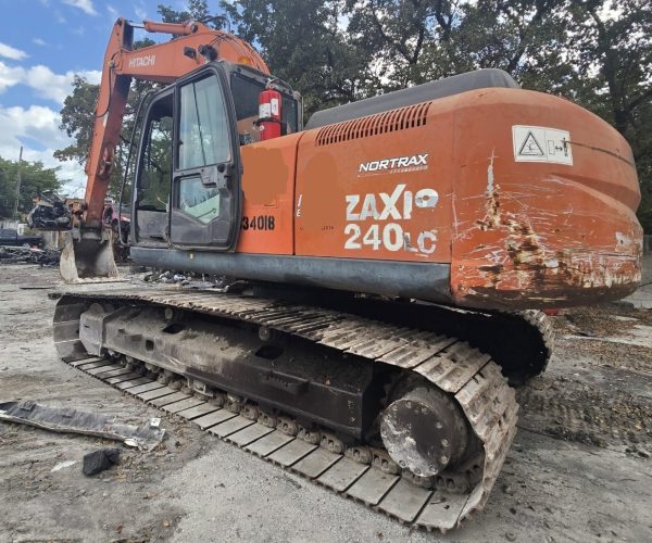 2012 HITACHI ZAXIS 240LC EXCAVATOR ENCLOSED CAB 004