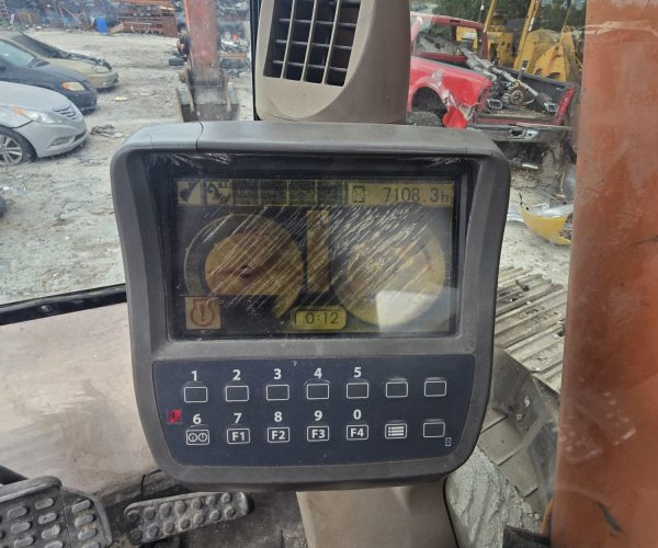 2012 HITACHI ZAXIS 240LC EXCAVATOR ENCLOSED CAB 012