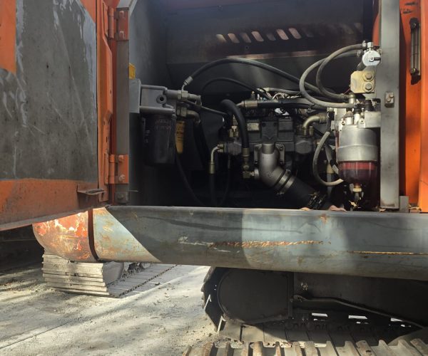 2012 HITACHI ZAXIS 240LC EXCAVATOR ENCLOSED CAB 015