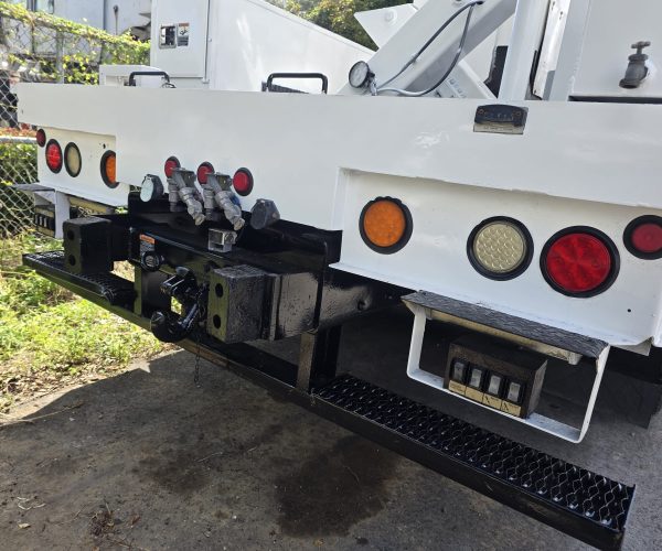 2012 INTERNATIONAL ALTEC AM55 60 FT DOUBLE MEN BUCKET & UTILITY TRUCK 003