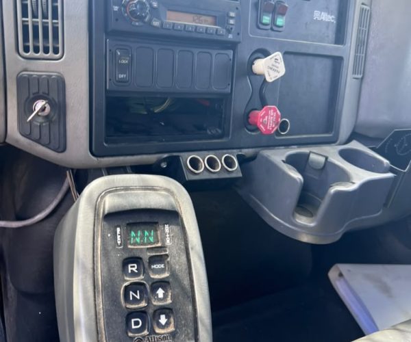 2012 INTERNATIONAL ALTEC AM55 60 FT DOUBLE MEN BUCKET & UTILITY TRUCK 006