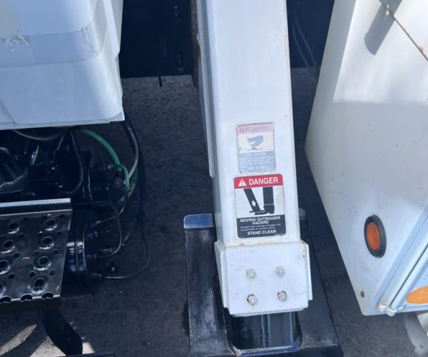 2012 INTERNATIONAL ALTEC AM55 60 FT DOUBLE MEN BUCKET & UTILITY TRUCK 012