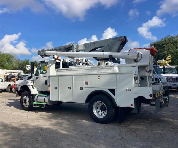 2012 INTERNATIONAL BUCKET TRUCK ALTEC TA40 45FT 002