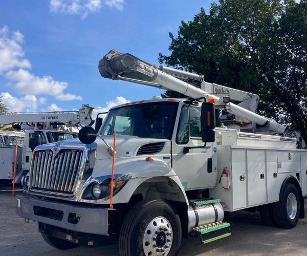 2012 INTERNATIONAL BUCKET TRUCK ALTEC TA40 45FT 003