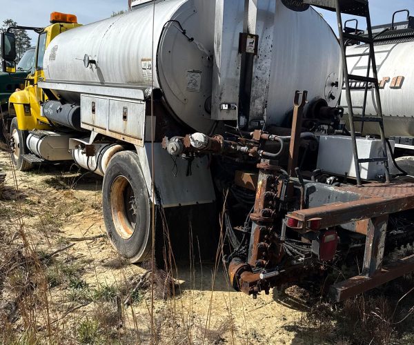 2012 INTERNATIONAL ETNYRE BLACK TOPPER CENTENNIAL 005