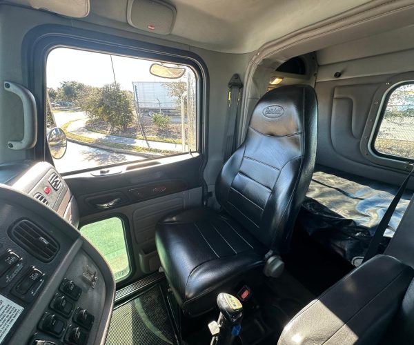 2012 PETERBILT 367 FLATTOP W SINGLE BUNK 010