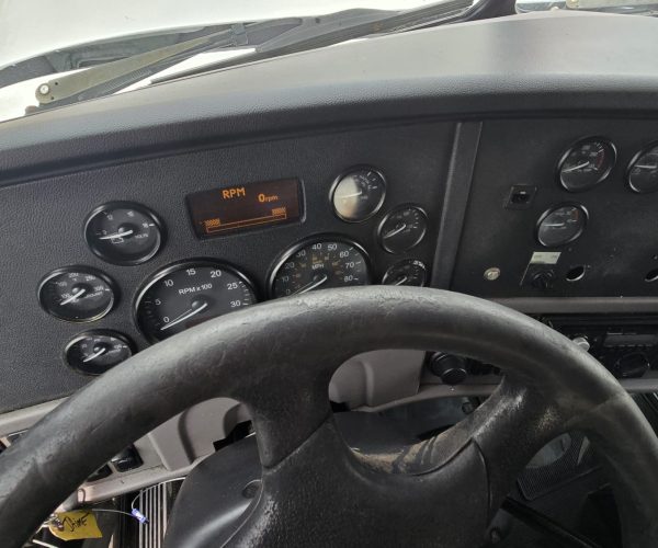 2012 PETERBILT 367 FLATTOP W SINGLE BUNK 010