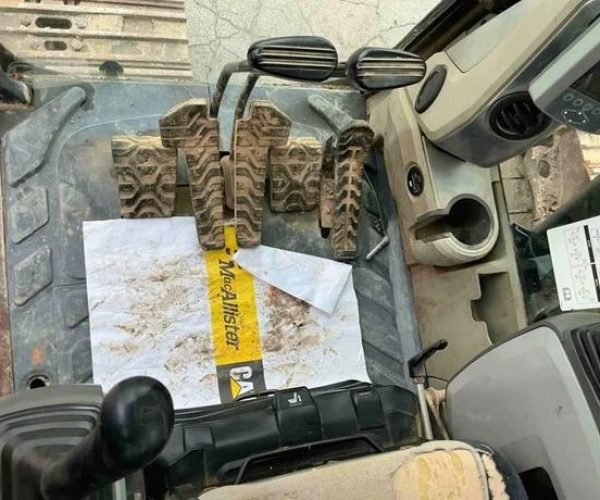 2013 CATERPILLAR 320E EXCAVATOR ENCLOSED CAB AC 005