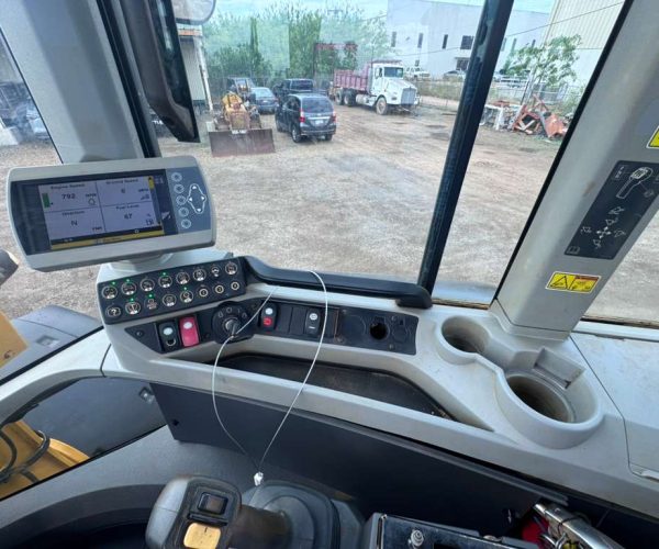 2013 CATERPILLAR 938K WHEEL LOADER CAB, FORKS & BUCKET 010