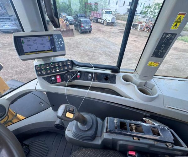 2013 CATERPILLAR 938K WHEEL LOADER CAB, FORKS & BUCKET 011