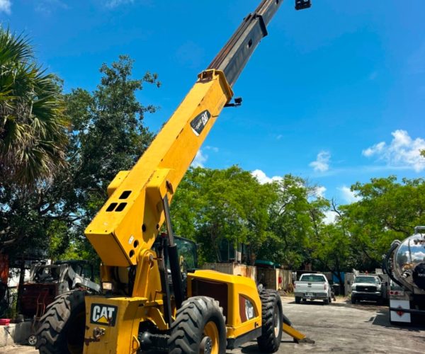2013 CATERPILLAR TL1055C TELEHANDLER 10,000 LB LIFT 55 FT REACH ENCLOSED CAB 4X4 001