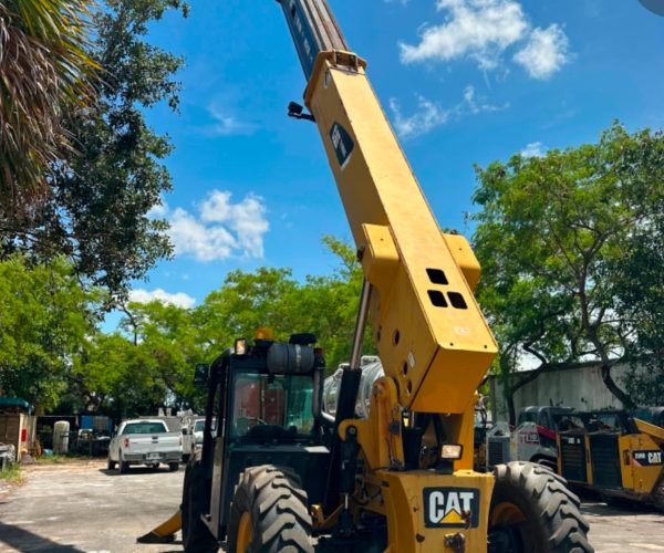 2013 CATERPILLAR TL1055C TELEHANDLER 10,000 LB LIFT 55 FT REACH ENCLOSED CAB 4X4 002