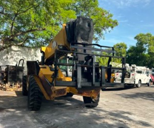 2013 CATERPILLAR TL1055C TELEHANDLER 10,000 LB LIFT 55 FT REACH ENCLOSED CAB 4X4 006