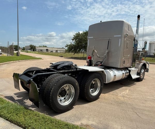2013 KENWORTH T800 003