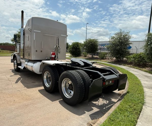 2013 KENWORTH T800 004