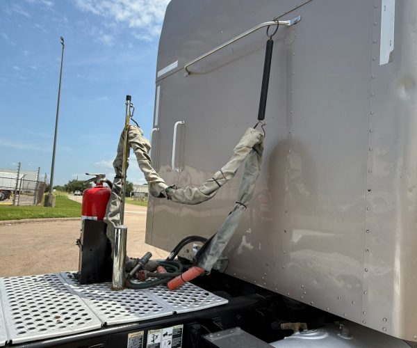 2013 KENWORTH T800 008