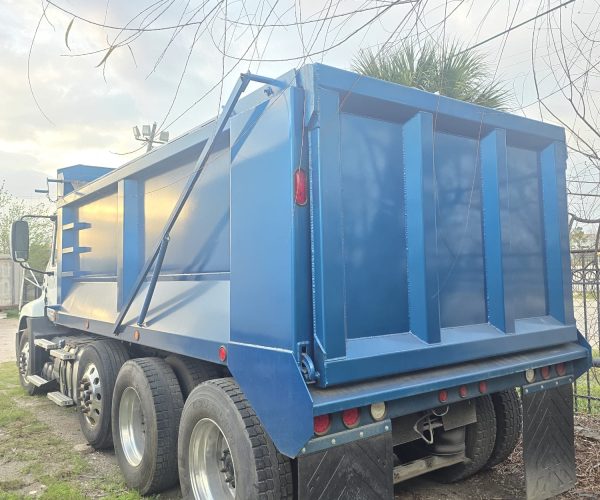 2013 MACK DUMP TRUCK TRI-AXLE STEEREABLE THIRD AXLE 004