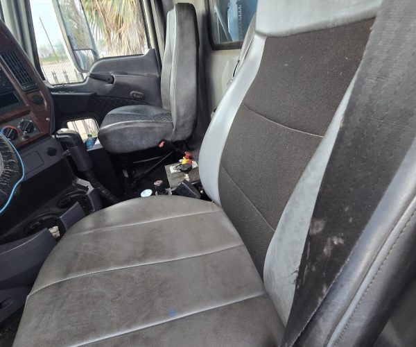 2013 MACK DUMP TRUCK TRI-AXLE STEEREABLE THIRD AXLE 013