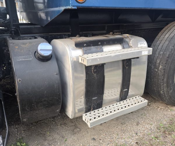 2013 MACK DUMP TRUCK TRI-AXLE STEEREABLE THIRD AXLE 016