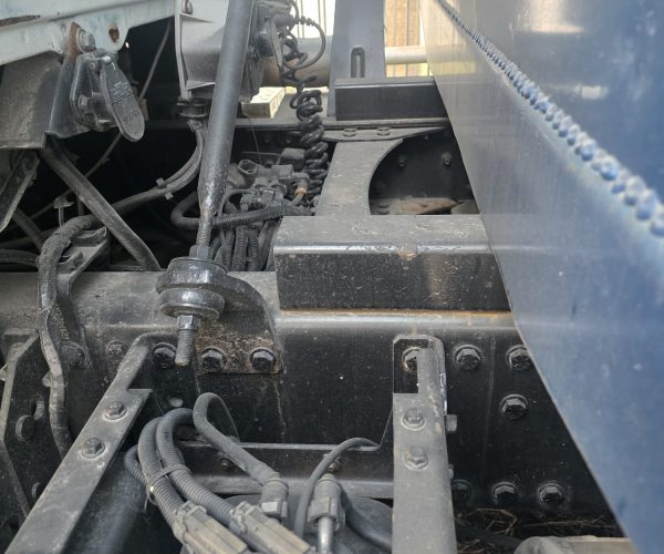 2013 MACK DUMP TRUCK TRI-AXLE STEEREABLE THIRD AXLE 018