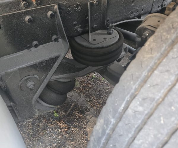 2013 MACK DUMP TRUCK TRI-AXLE STEEREABLE THIRD AXLE 019