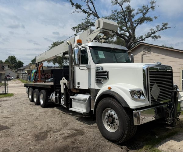2013 NATIONAL NBT30 30 TON BOOM TRUCK CRANE 001