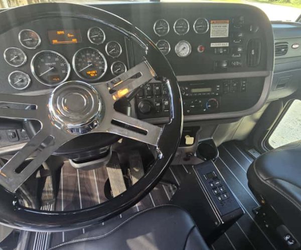 2013 PETERBILT 365 DUMP TRUCK TRI-AXLE WSTEEREABLE THIRD AXLE 010