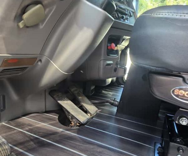 2013 PETERBILT 365 DUMP TRUCK TRI-AXLE WSTEEREABLE THIRD AXLE 012