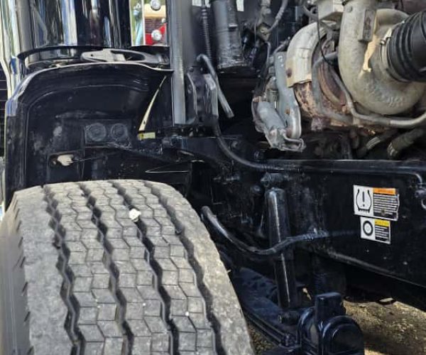 2013 PETERBILT 365 DUMP TRUCK TRI-AXLE WSTEEREABLE THIRD AXLE 014