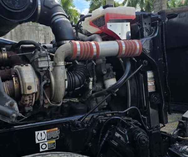 2013 PETERBILT 365 DUMP TRUCK TRI-AXLE WSTEEREABLE THIRD AXLE 025