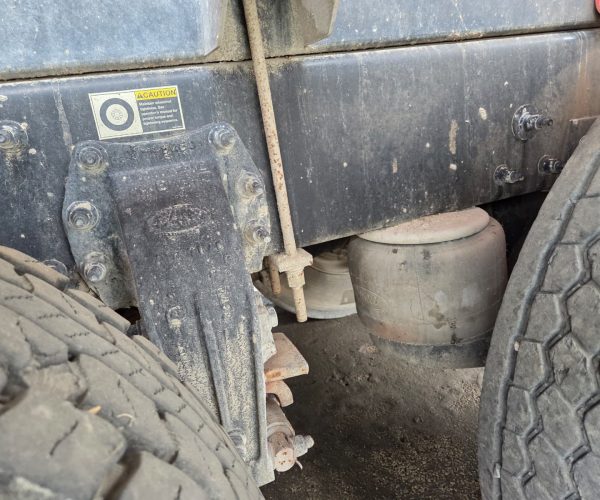 2013 PETERBILT 384 6X4 VACUUM TANK TRUCK STEEL 3000 GALLON 008