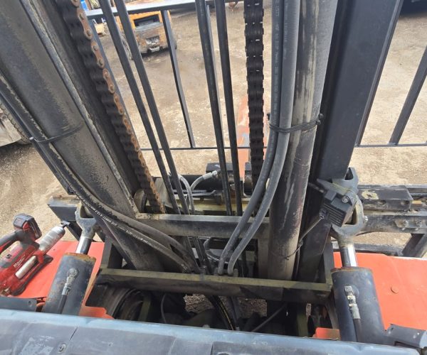 2013 TOYOTA 7FDU70 HEAVY DUTY FORKLIFT 15.500LB 009