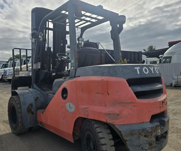 2013 TOYOTA FORKLIFT 8FD45U 8.250 LBS 003