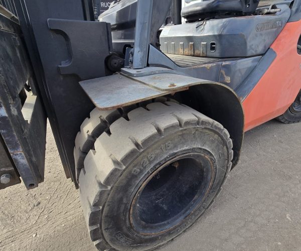2013 TOYOTA FORKLIFT 8FD45U 8.250 LBS 006