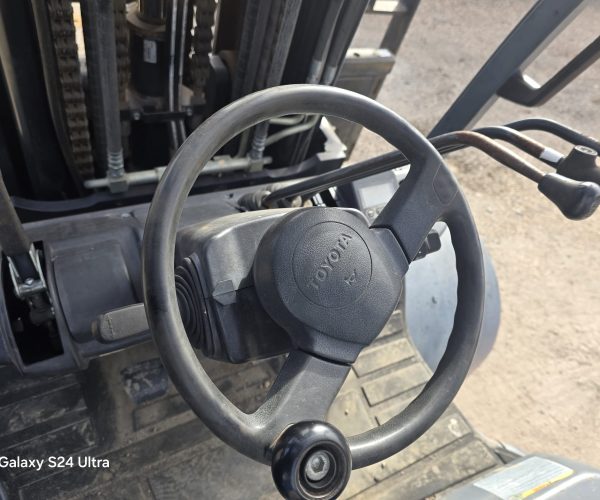 2013 TOYOTA FORKLIFT 8FD45U 8.250 LBS 012