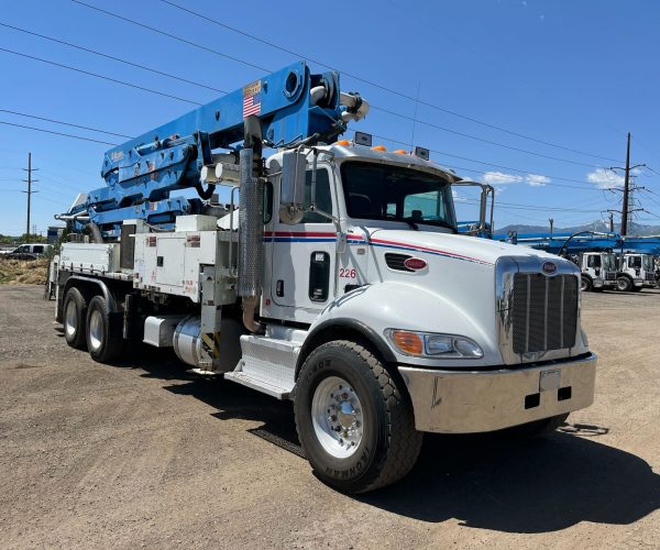 2014 ALLIANCE CONCRETE PUMP 32 METER MOUNTED ON A 2015 001